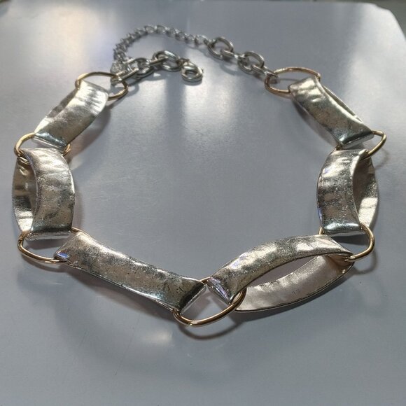 RLM Soho Two Tone Statement Necklace Hammered  Accents 22 Inch Adjustable Chain - Picture 4 of 6